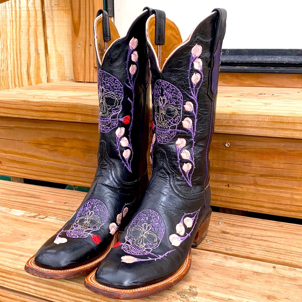 Black Lucchese embroidered skull and rose boots! Worn twice! Size 7